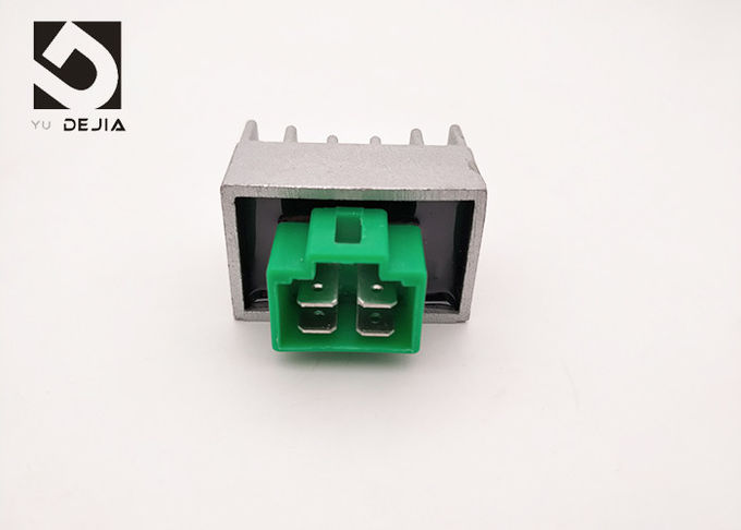 Acessórios da motocicleta do Pin da tensão 4 do retificador 12V do regulador da motocicleta de Yamaha LC135